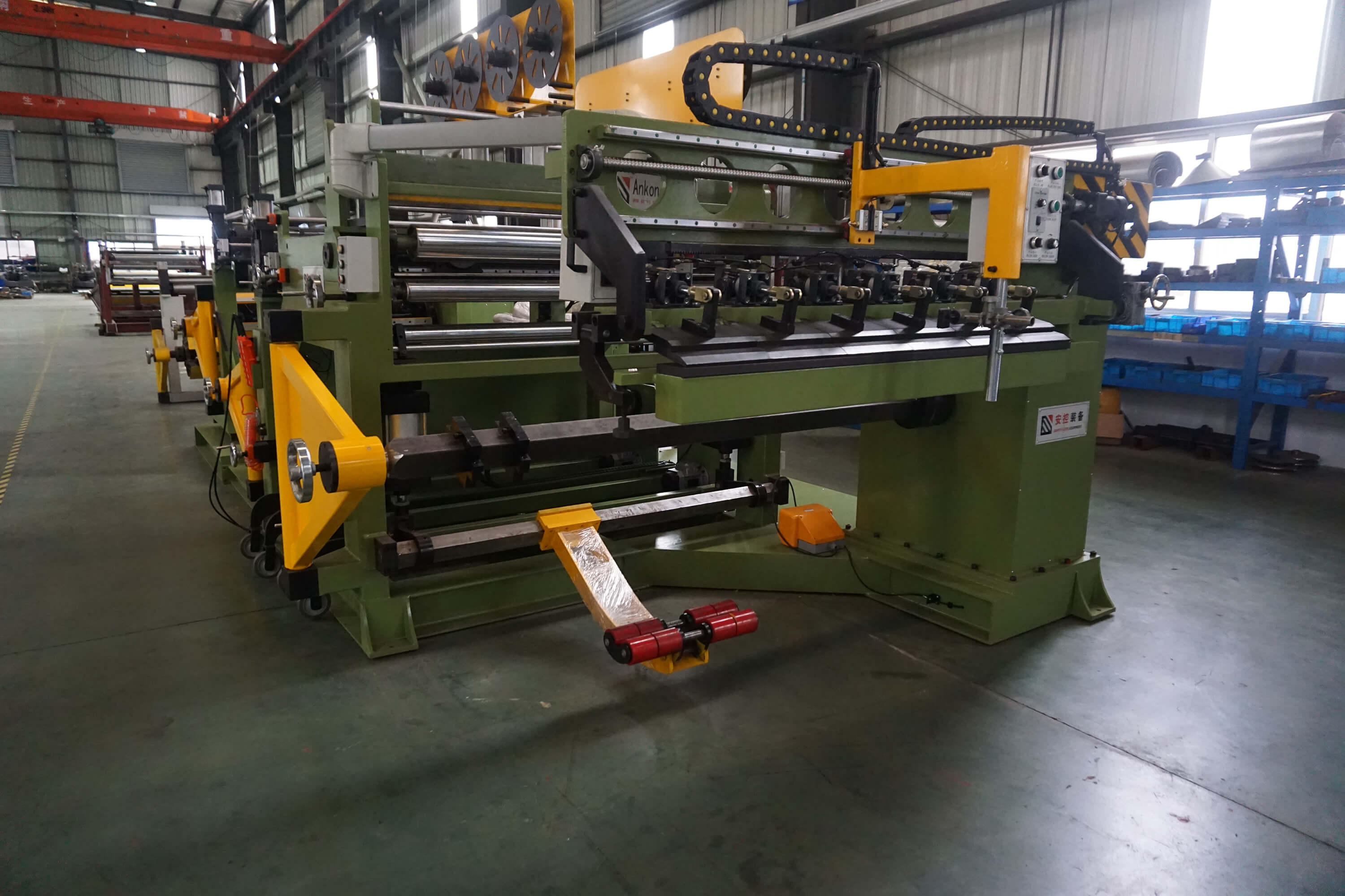 Foil winding machine