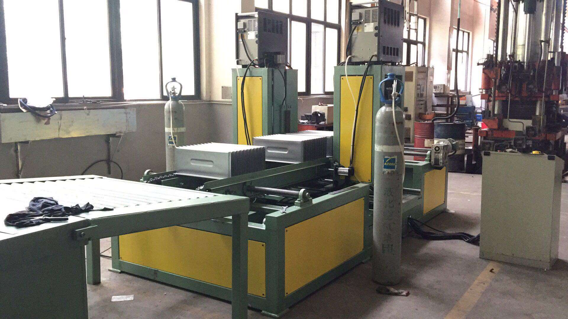 Corrugated TankFin Welding Machine
